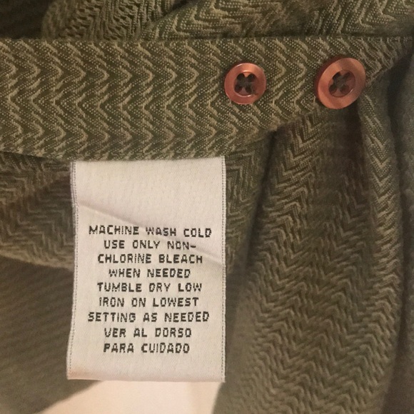 💚Button Down Shirt💚 - Picture 7 of 9